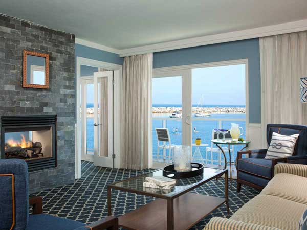 Redondo Beach living room suite with balcony and ocean view